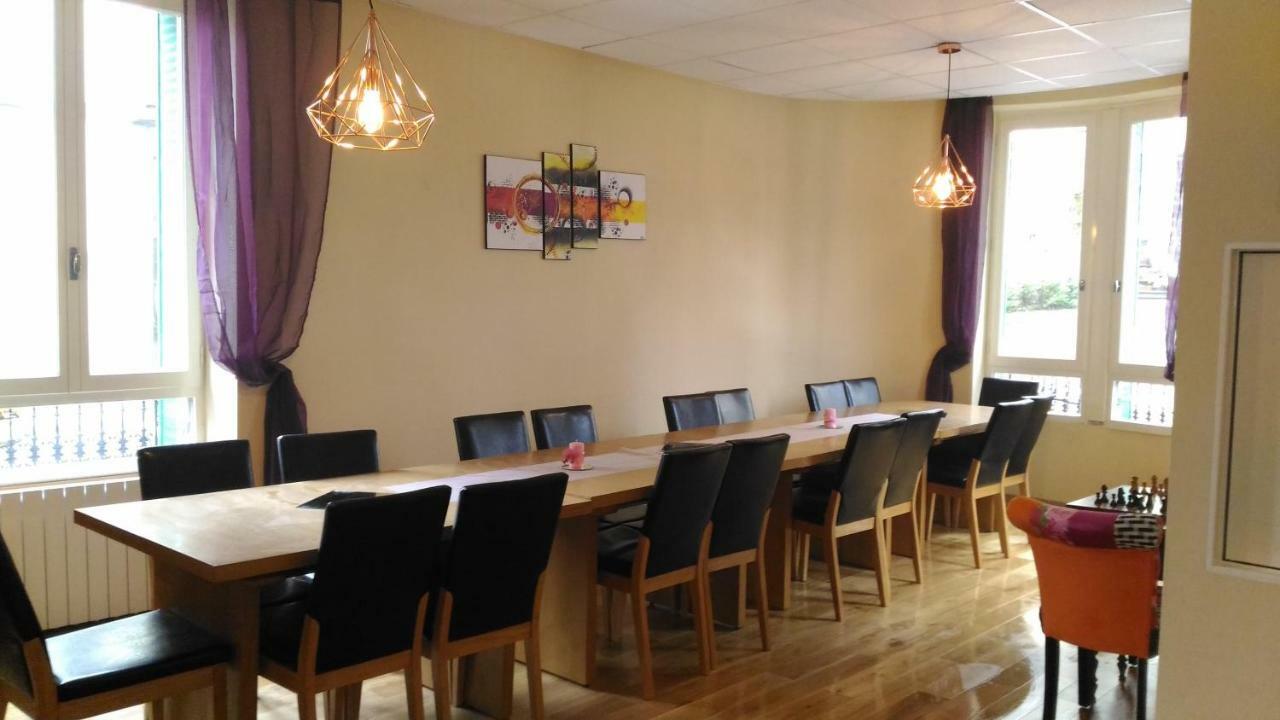 Couette-café La Tour Pom'pin